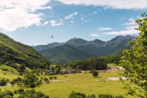 Paysage de Cantabrie, idéal pour construire ou rénover une maison en Espagne
